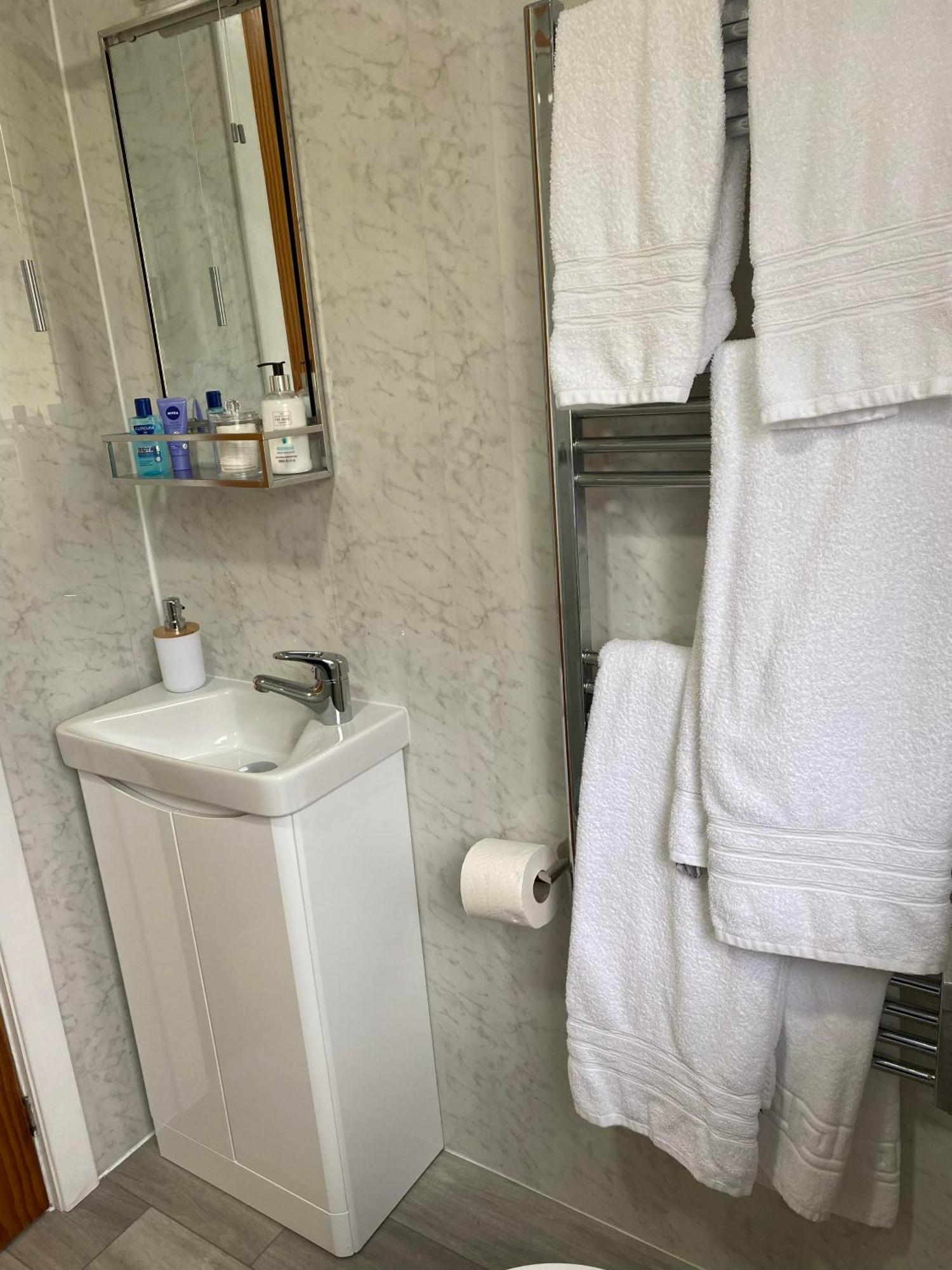 קייל אוף לוכאלש Creag Dubh Bed & Breakfast מראה חיצוני תמונה